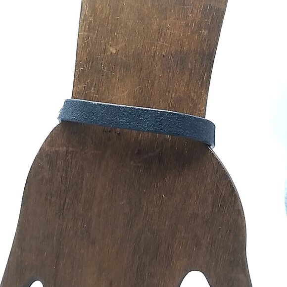 Black Leather Toggle Bracelet Unisex *Small Flaw* - Picture 9 of 14